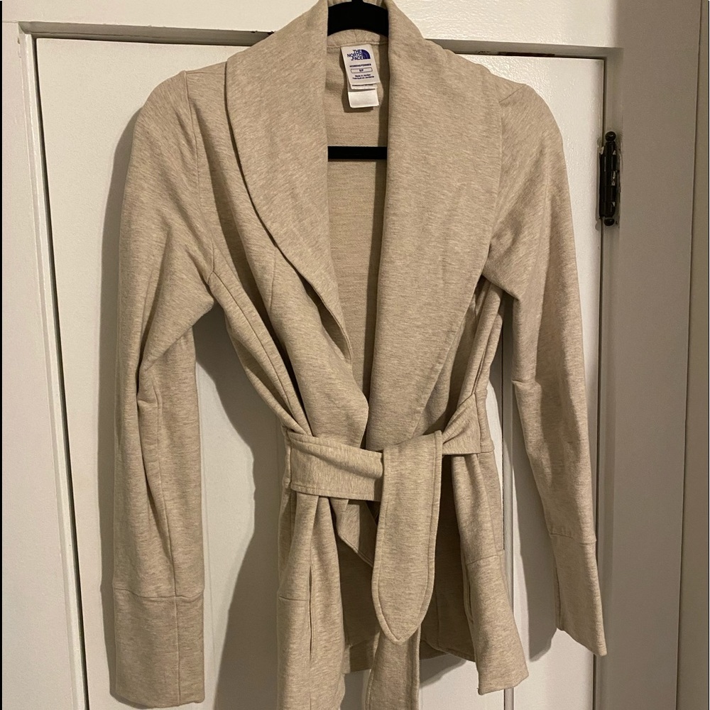 Beige The North Face wrap sweatshirt